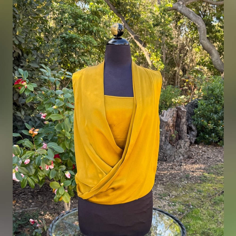 Diane von Furstenberg "Issie" faux-wrap blouse with matching cami - size 2